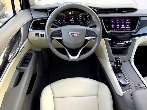 Used 2023 Cadillac XT6 Premium Luxury image 25