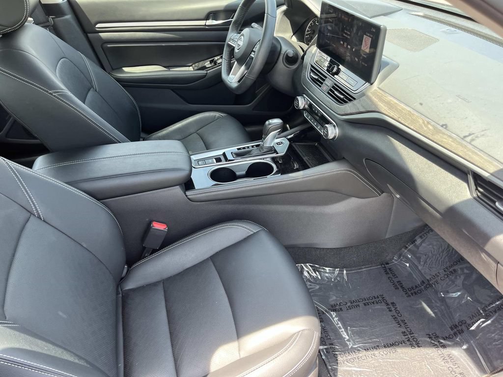 Used 2024 Nissan Altima 2.5 SL FWD image 21