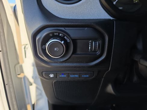 Used 2024 Jeep Wrangler Unlimited AWD/4WD image 22