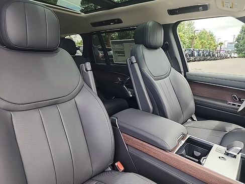 New 2026 Land Rover Range Rover Long Wheelbase SE AWD/4WD image 22