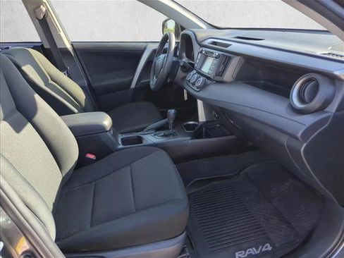 Used 2017 Toyota RAV4 LE FWD image 21