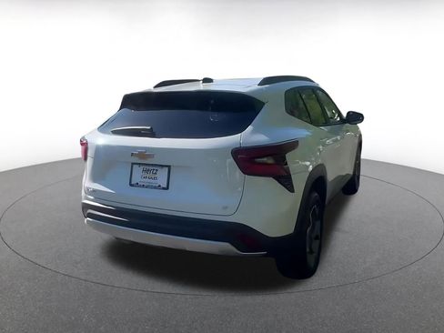 Used 2025 Chevrolet Trax LT w/ LT Convenience Package image 14