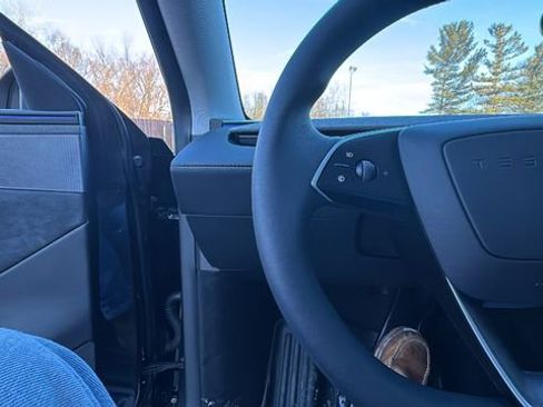 Used 2026 Tesla Model Y Long Range image 15