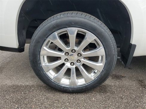 Used 2020 Chevrolet Silverado 1500 High Country w/ Technology Package image 5