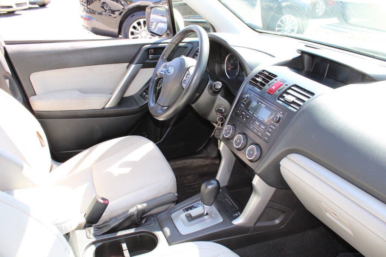 Used 2014 Subaru Forester 2.5i Premium w/ All-Weather Package AWD/4WD image 12