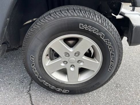 Used 2017 Jeep Wrangler Unlimited Sport w/ Quick Order Package 24S AWD/4WD image 19