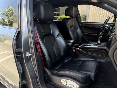 Used 2017 Porsche Macan GTS AWD/4WD image 16