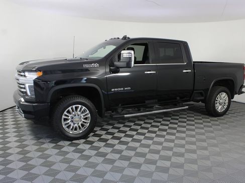 Used 2022 Chevrolet Silverado 2500 High Country w/ Safety Package II AWD/4WD image 2
