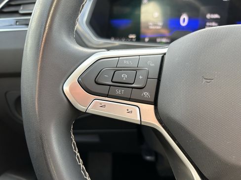 Used 2022 Volkswagen Tiguan SE image 18