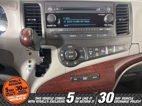 Used 2014 Toyota Sienna XLE image 39