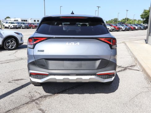 Used 2025 Kia Sportage LX FWD image 5