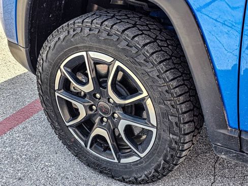 Used 2025 Jeep Compass Trailhawk AWD/4WD image 8