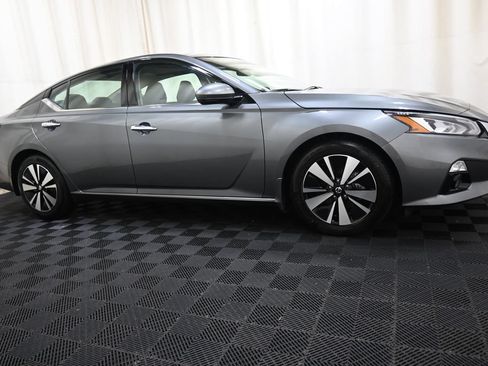 Used 2019 Nissan Altima 2.5 SL FWD image 17