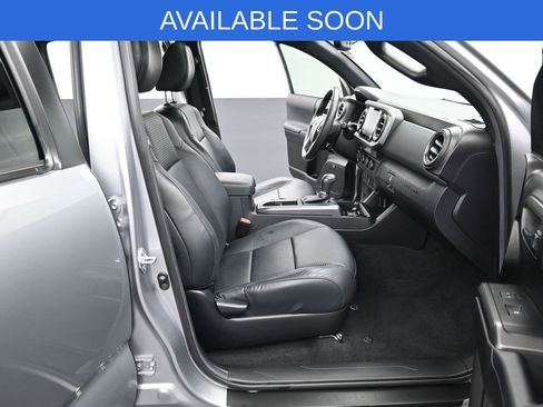 Used 2021 Toyota Tacoma TRD Off-Road w/ TRD Premium Off Road Package image 33