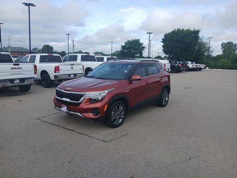 Used 2023 Kia Seltos S AWD/4WD image 4
