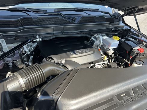 Used 2025 RAM 2500 Laramie AWD/4WD image 28