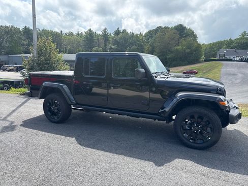 New 2025 Jeep Gladiator Sport image 6