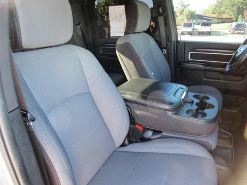 Used 2024 RAM 2500 Big Horn AWD/4WD image 9