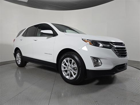 Used 2019 Chevrolet Equinox LT image 2