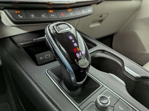 Used 2020 Cadillac XT4 Premium Luxury w/ Enhanced Visibility Package FWD image 21