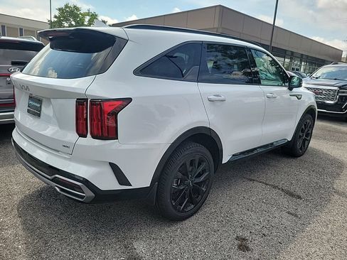 Used 2023 Kia Sorento SX AWD/4WD image 3