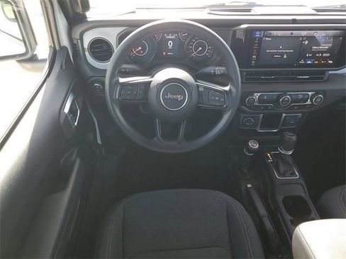 Used 2024 Jeep Gladiator Sport AWD/4WD image 33