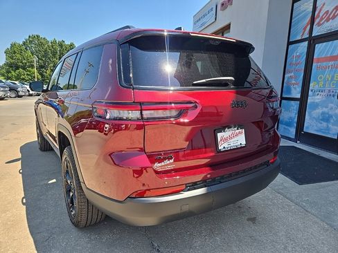 Used 2025 Jeep Grand Cherokee L Limited w/ Luxury Tech Group II image 8