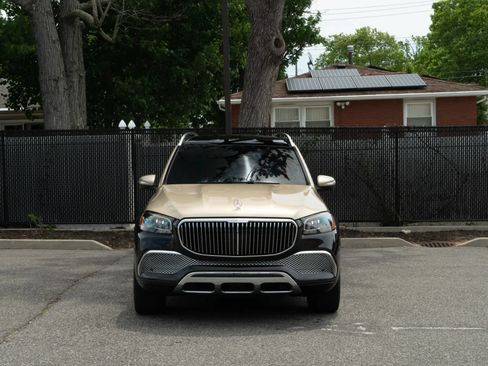 Used 2023 Mercedes-Benz Maybach GLS 600 4MATIC image 4
