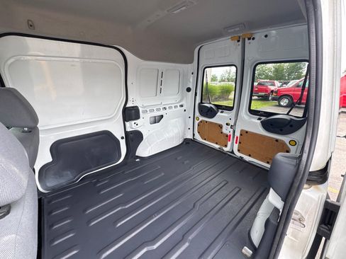 Used 2011 Ford Transit Connect XLT FWD image 13