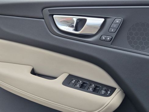 New 2026 Volvo XC60 B5 Plus w/ Protection Package Premier image 26