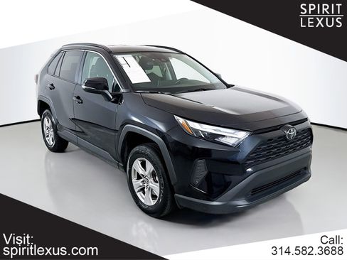 Used 2025 Toyota RAV4 XLE image 1