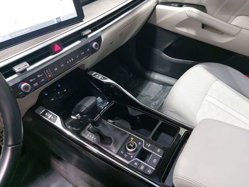 Used 2024 Kia Sorento SX image 28