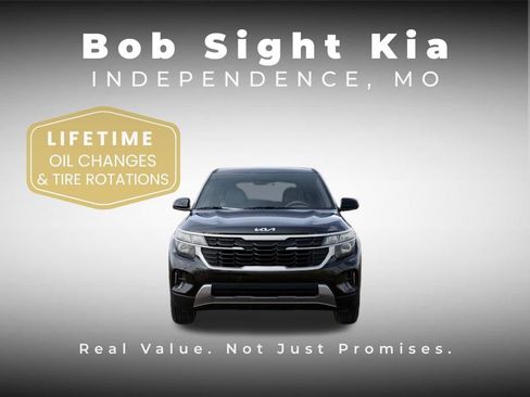 New 2026 Kia Seltos LX FWD image 2