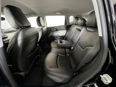 Used 2022 Jeep Compass Limited image 23