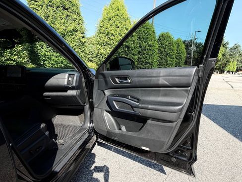 Used 2022 Nissan Pathfinder SL FWD image 35