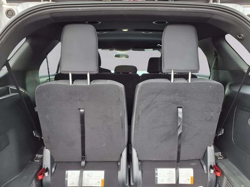 Used 2019 Ford Explorer XLT w/ Class III Trailer Tow Package FWD image 9