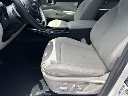Certified 2023 Kia Sorento SX Prestige w/ Panoramic Sunroof Package AWD/4WD image 10