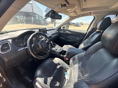 Used 2018 MAZDA CX-9 Touring w/ Touring Premium Package FWD image 10