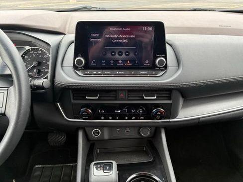 Certified 2023 Nissan Rogue SV FWD image 14