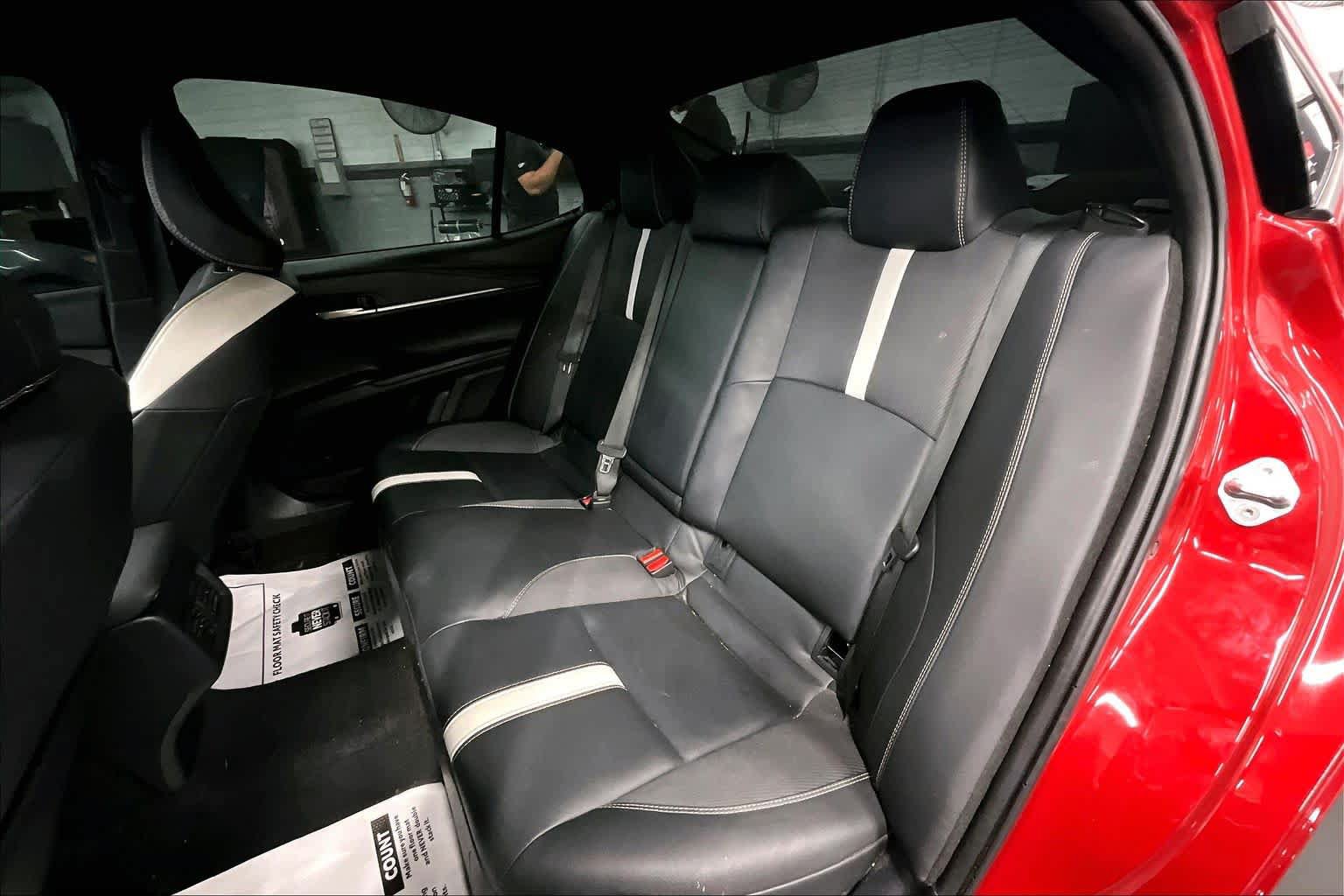 Used 2025 Toyota Camry SE w/ Convenience Package FWD image 19
