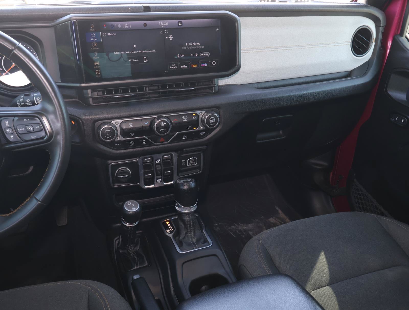 Used 2024 Jeep Wrangler Unlimited Sport AWD/4WD image 13