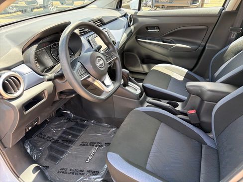 Used 2024 Nissan Versa SV w/ Trunk Package FWD image 9