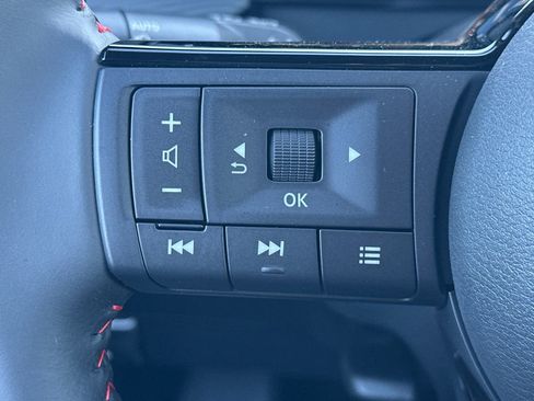 New 2026 Nissan Kicks SR w/ Cold Weather Package FWD image 28