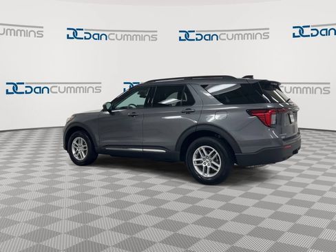 Used 2025 Ford Explorer Active AWD/4WD image 6