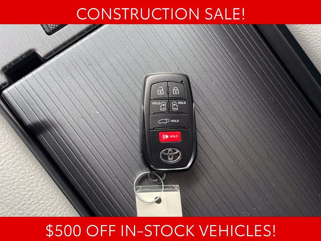 Used 2026 Toyota Sienna XLE AWD/4WD image 24