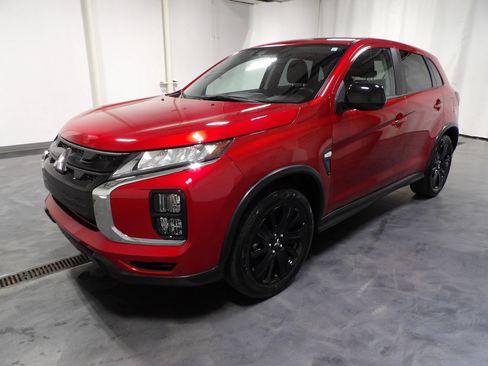 Used 2025 Mitsubishi Outlander Sport SE AWD/4WD image 4