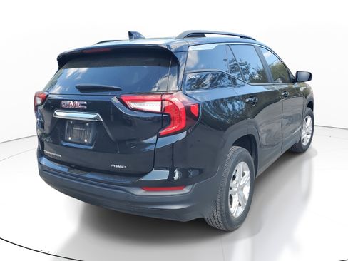 Used 2024 GMC Terrain SLE w/ Driver Convenience Package image 6