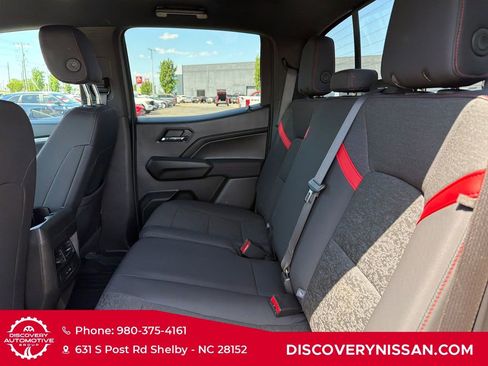Used 2024 Chevrolet Colorado Z71 w/ Advanced Trailering Package AWD/4WD image 29