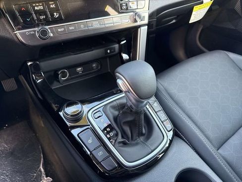 New 2025 Kia Seltos SX AWD/4WD image 30