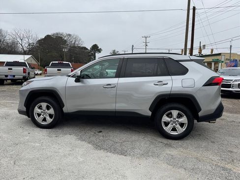 Used 2021 Toyota RAV4 XLE image 6